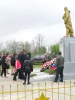 Памятник на братской могиле погибшим советским солдатам, Россия, Ростовская область, Веселовский район, поселок Средний Маныч