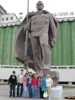 Памятник североморцам, Рабоче-Крестьянская улица
