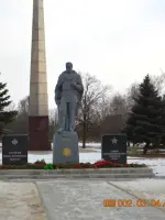 Памятник известным и неизвестным защитникам Родины 1941−1945 гг. в Амвросиевке (памятник Неизвестному солдату), Украина, Донецкая область, Амвросиевка