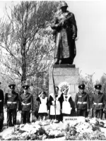 Братская могила в селе Озёра Светловодского района Украины, Украина, Кировоградская область, Светловодский район, село Озера
