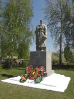 Памятник учителям и учащимся Сычёвской школы, погибшим в годы Великой Отечественной войны <nobr>(1941−1945 гг.)</nobr>, Россия, Алтайский край, Смоленский район, село Сычевка