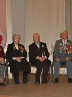 Сквер Победы., Октябрьская улица
