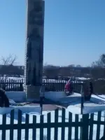 Памятник односельчанам, Россия, Саратовская область, Петровский район, село Новая Усть-Уза