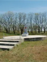Памятн ик отважной партизанке, Россия, Ростовская область, Ремонтненский район, село Ремонтное