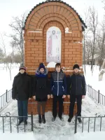 Мемориальная доска на здании вокзала станции Жутово, Россия, Волгоградская область, Октябрьский район, поселок городского типа Октябрьский